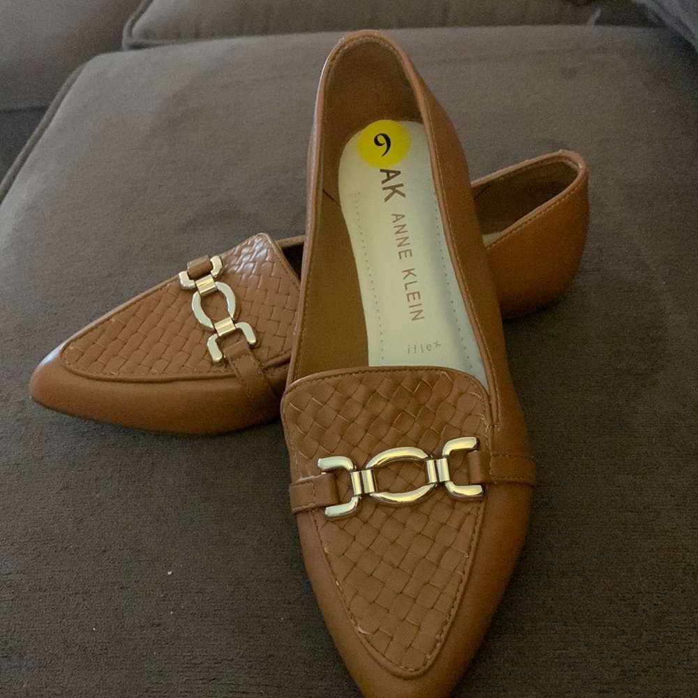 Anne Klein tan loafers